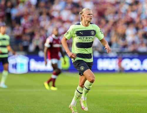 [NBA]科林斯活力十足 飞身暴扣势大力沉